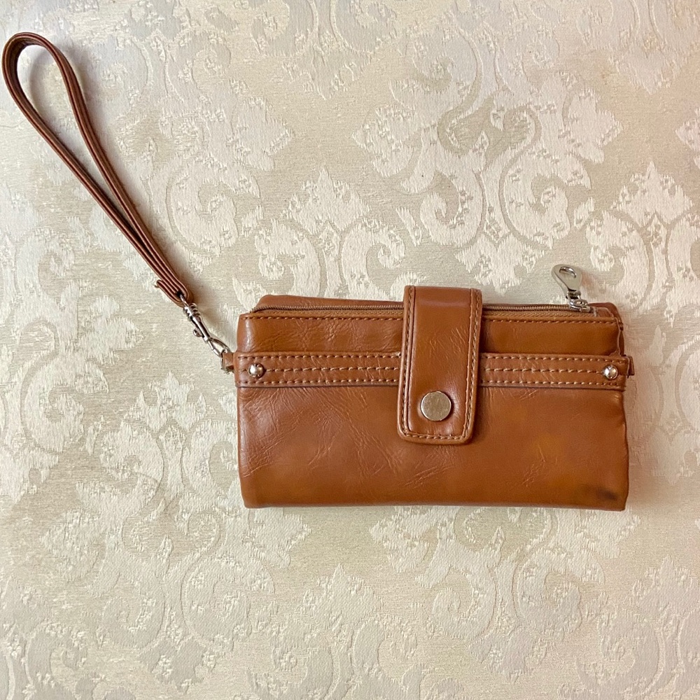 Tan/brown wristlet wallet